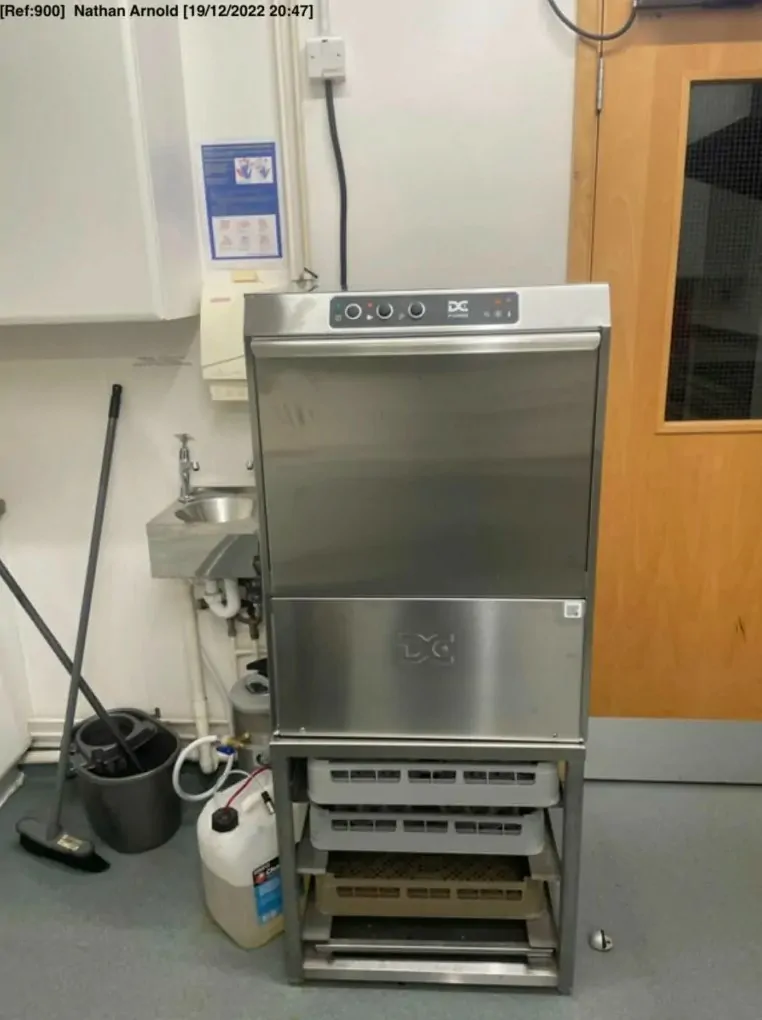 Commercial dishwasher service